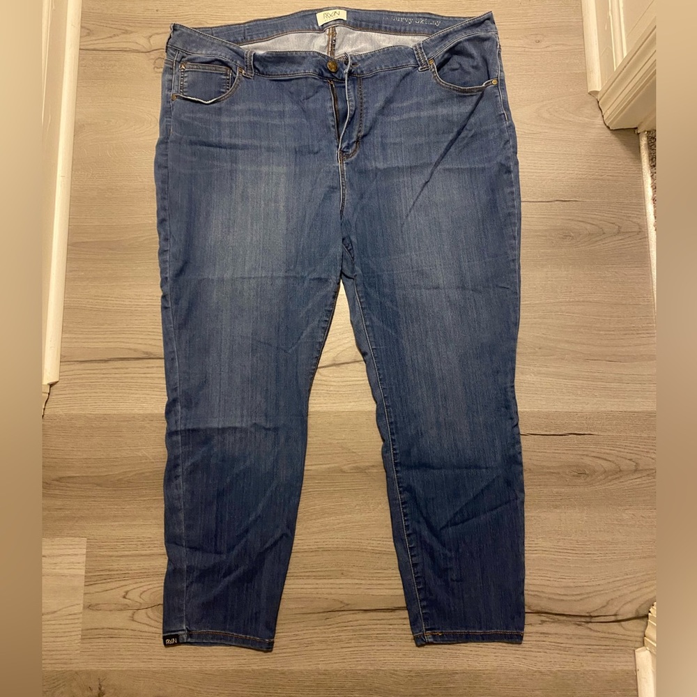 Size 28, button jeggings, RWN Brand, curvy skinny